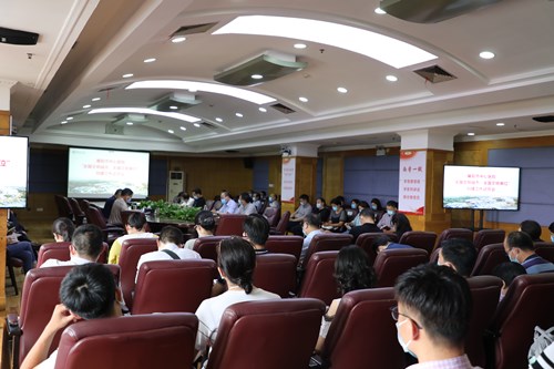 7月6日，襄阳市中心医院召开“全国文明城市、全国文明单位”创建工作动员会