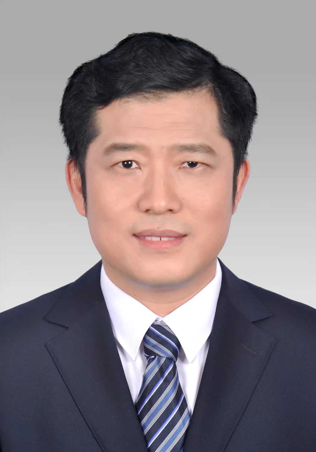 梅荣成